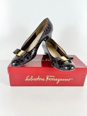 Salvatore Ferragamo Croc Embossed Leather Bow Low Heels Brown 8.5 Narrow AA